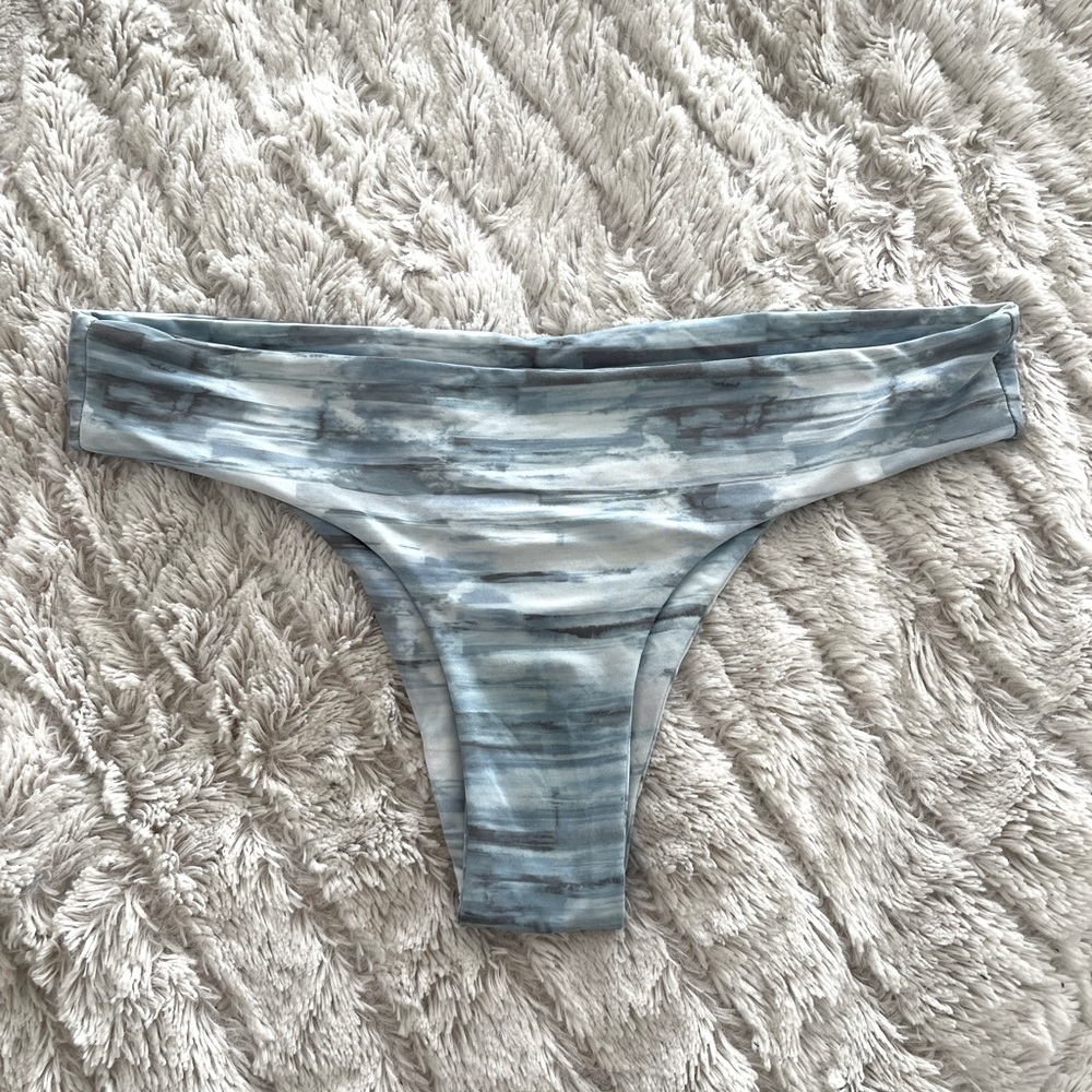 Blue‎ Bimini bottom